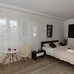 Anda * Zara