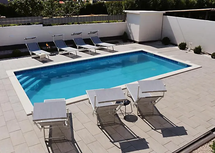 Anda וילה זאדאר